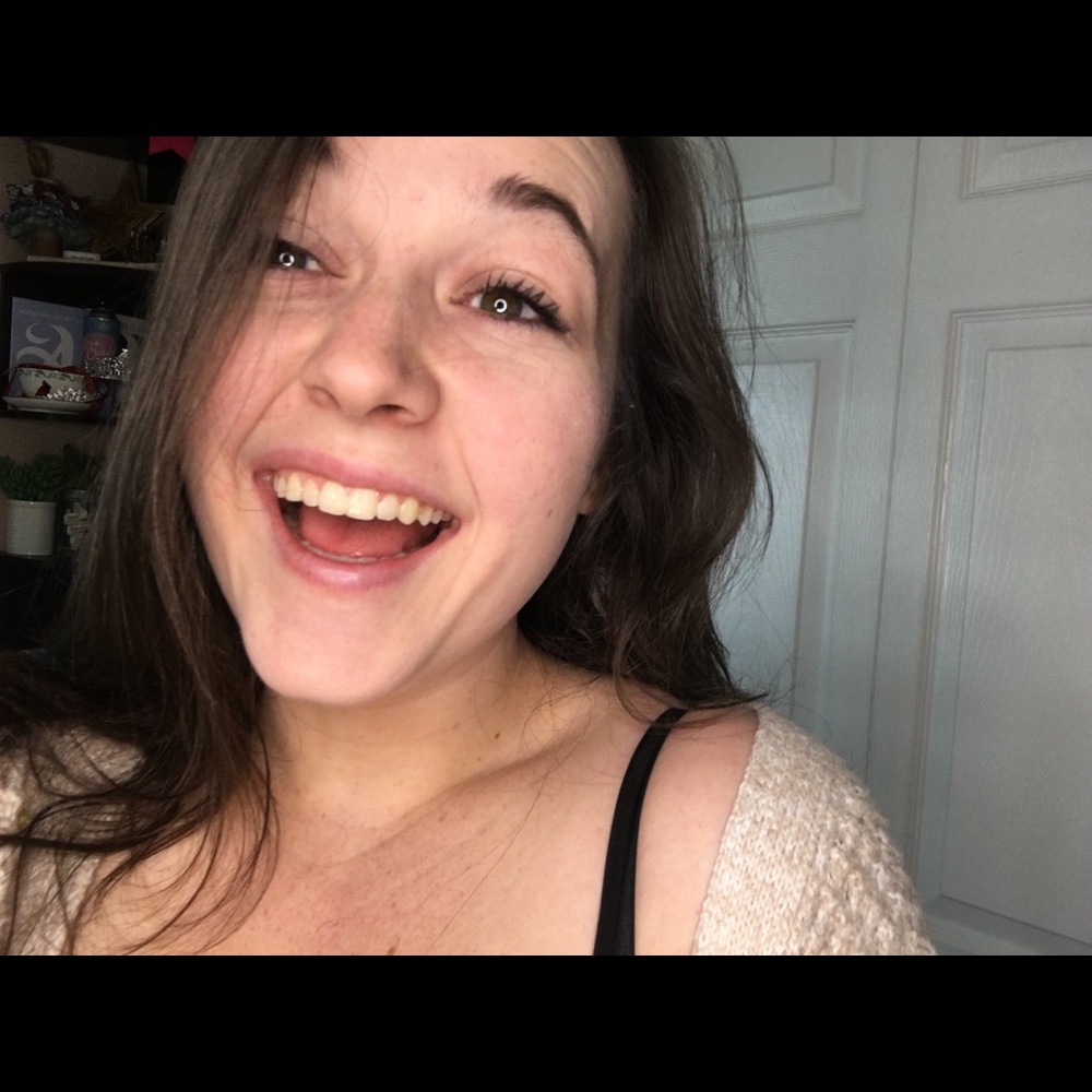 Meet your Posher, Caitlin